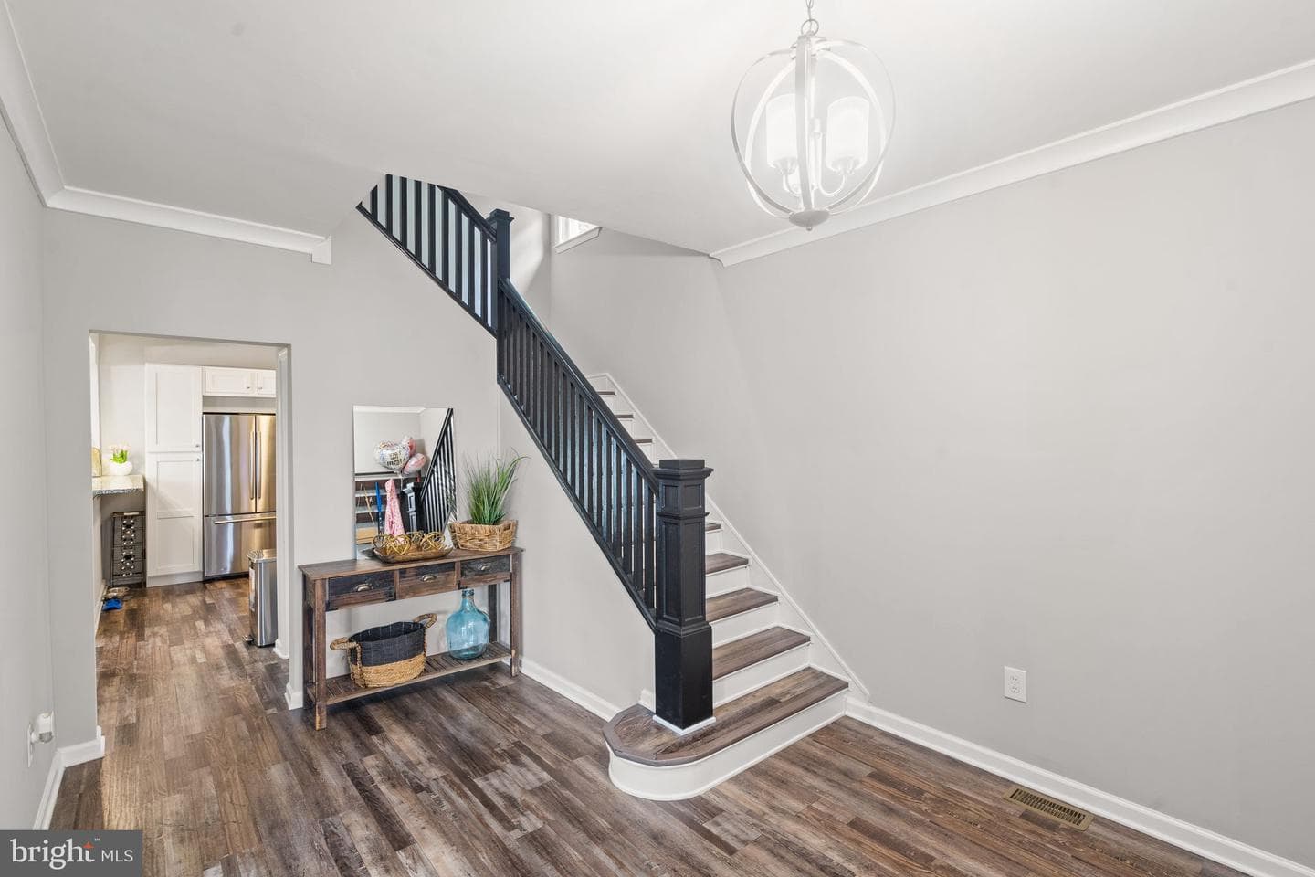 3413 Bateman Avenue photo 10