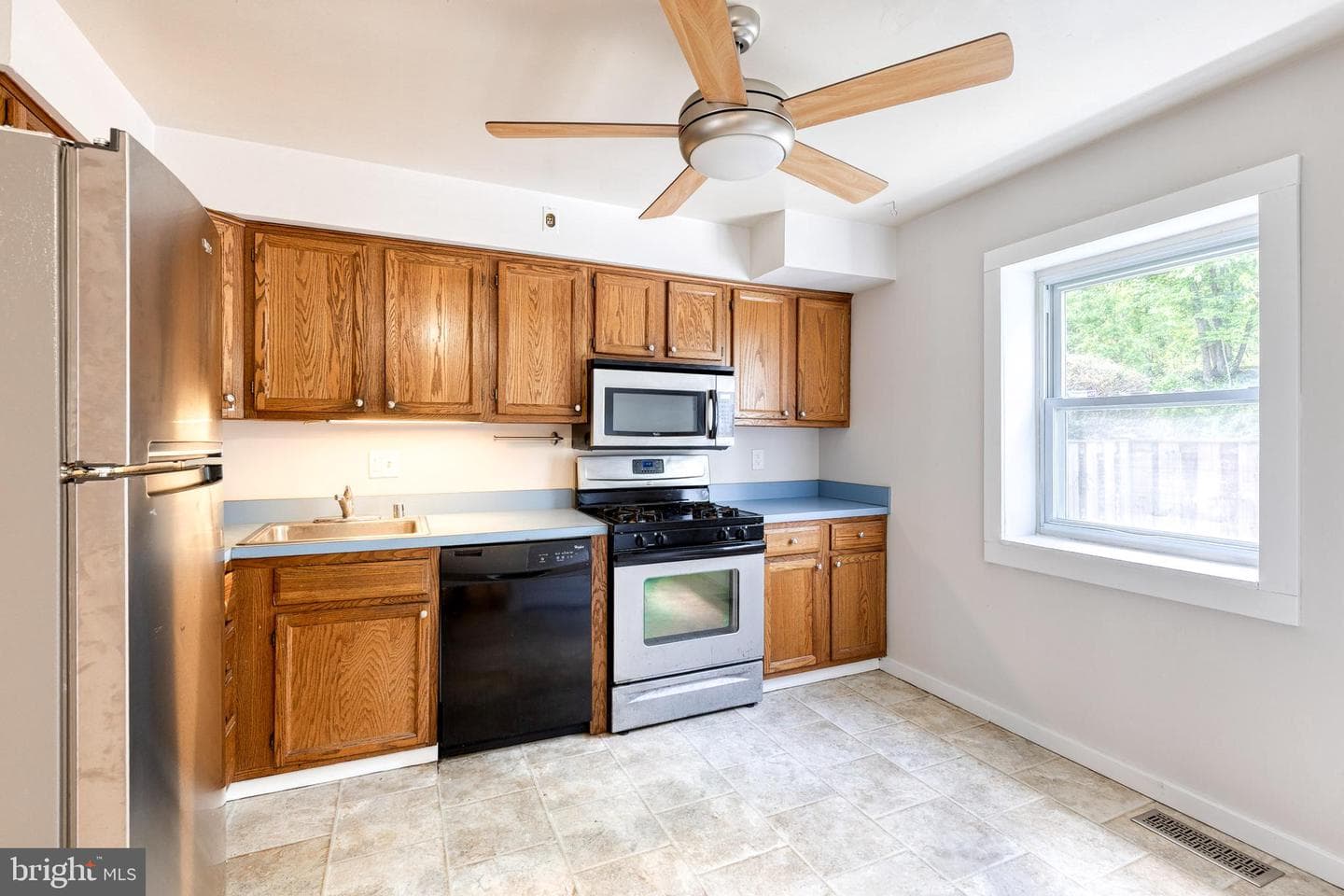 1902 Greenhaven Drive photo 10