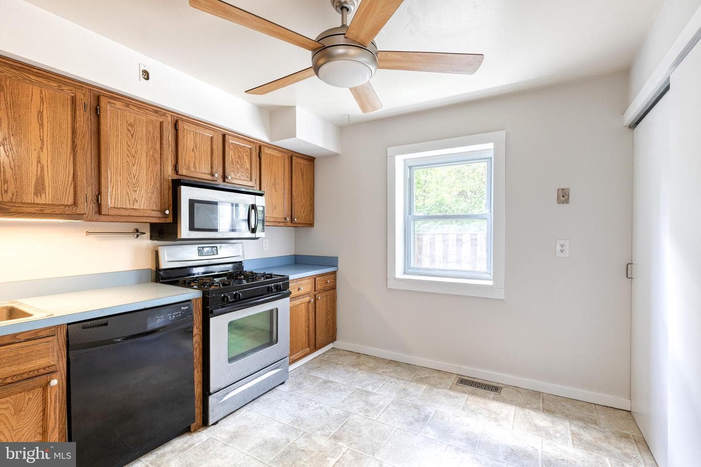 1902 Greenhaven Drive photo 11