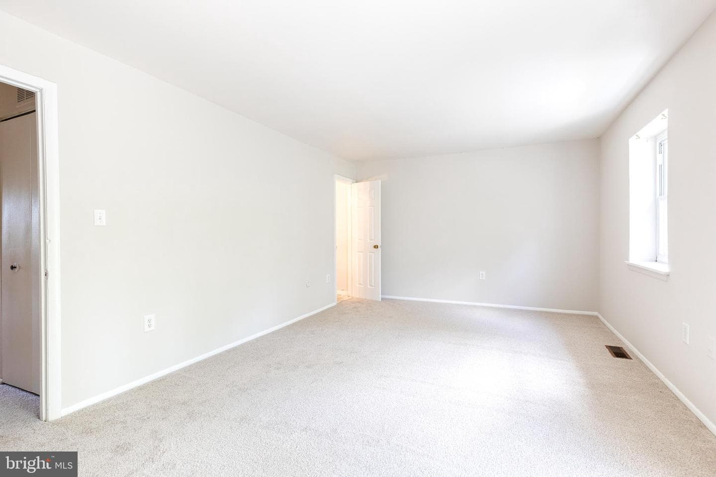 1902 Greenhaven Drive photo 14