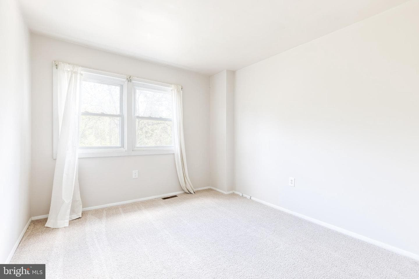 1902 Greenhaven Drive photo 19
