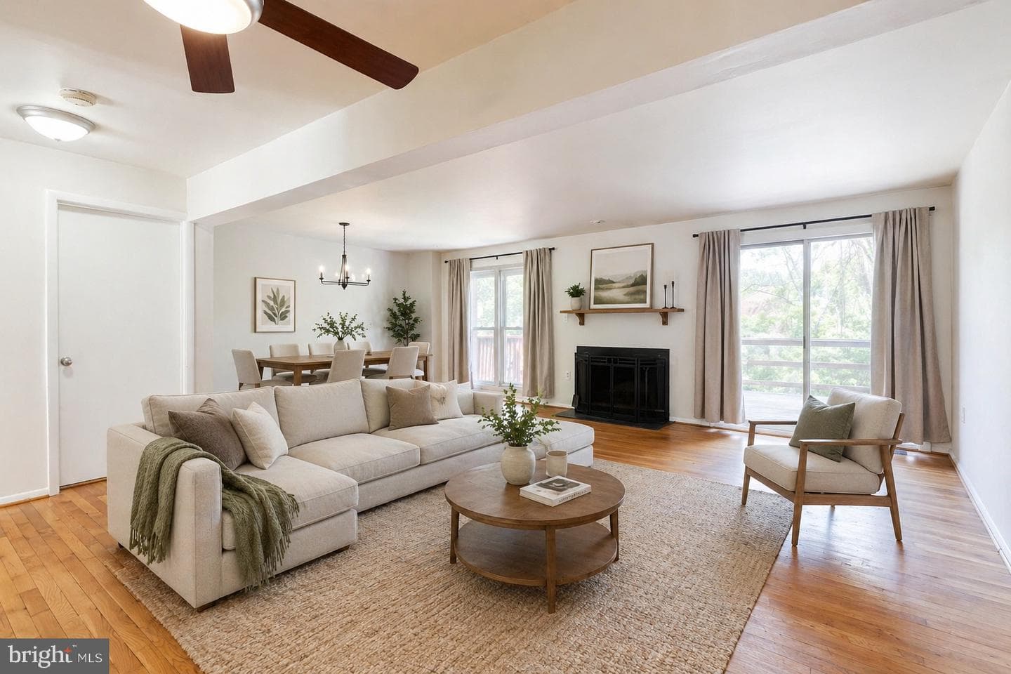 1902 Greenhaven Drive photo 3