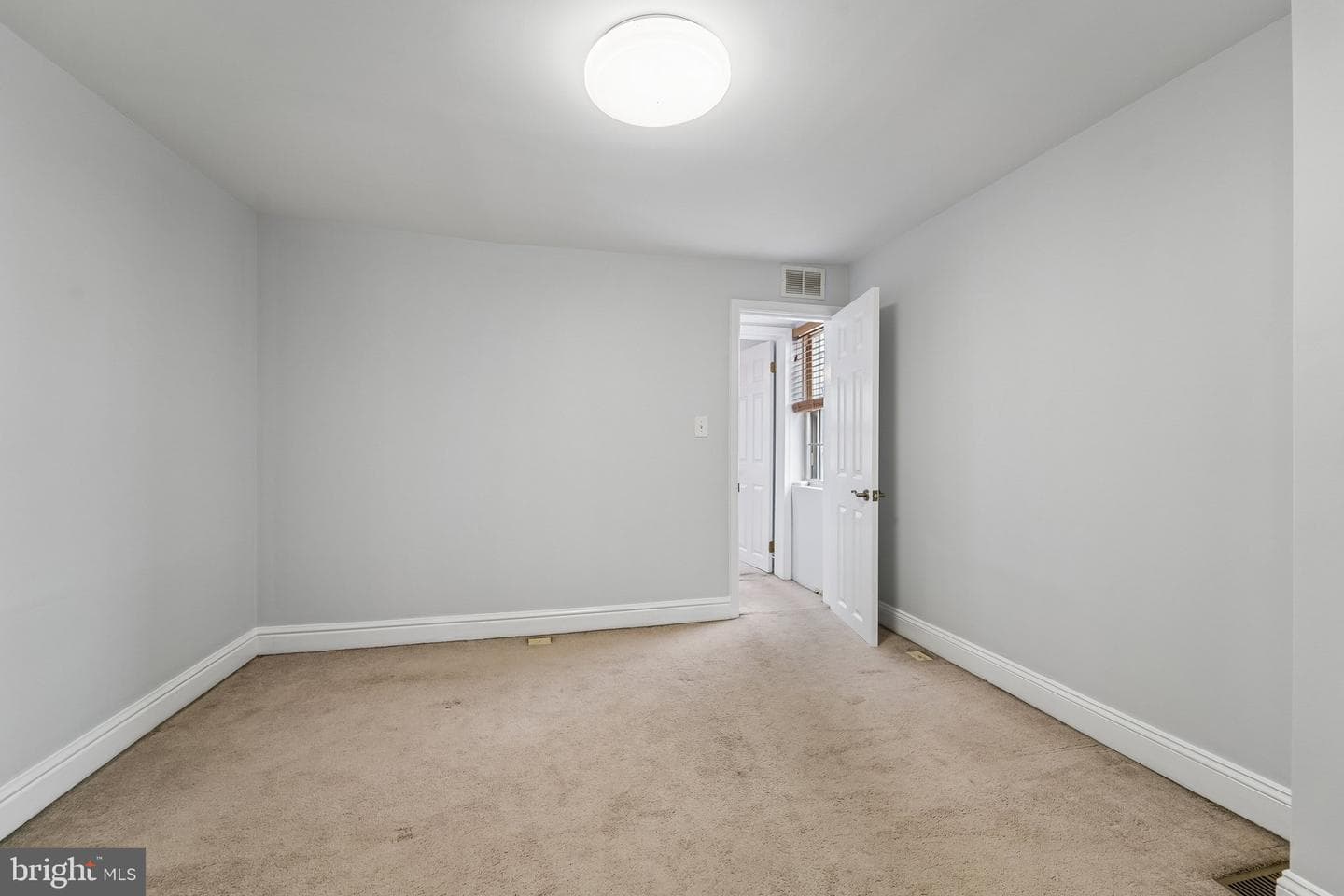 1620 Marshall Street photo 17