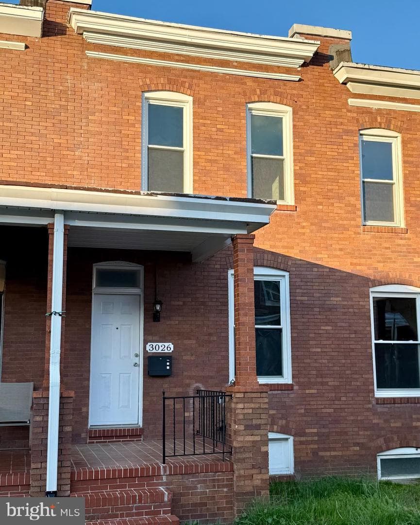 3026 Kenyon Avenue photo 2