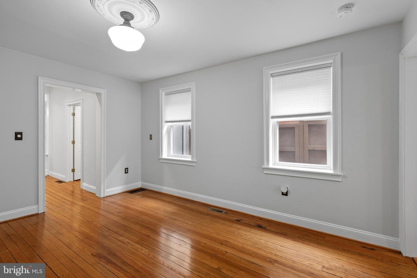 2038 E Pratt Street photo 12