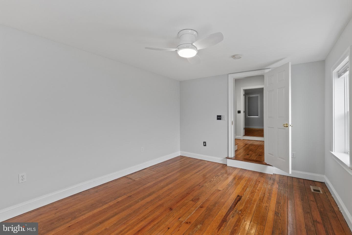 2038 E Pratt Street photo 24