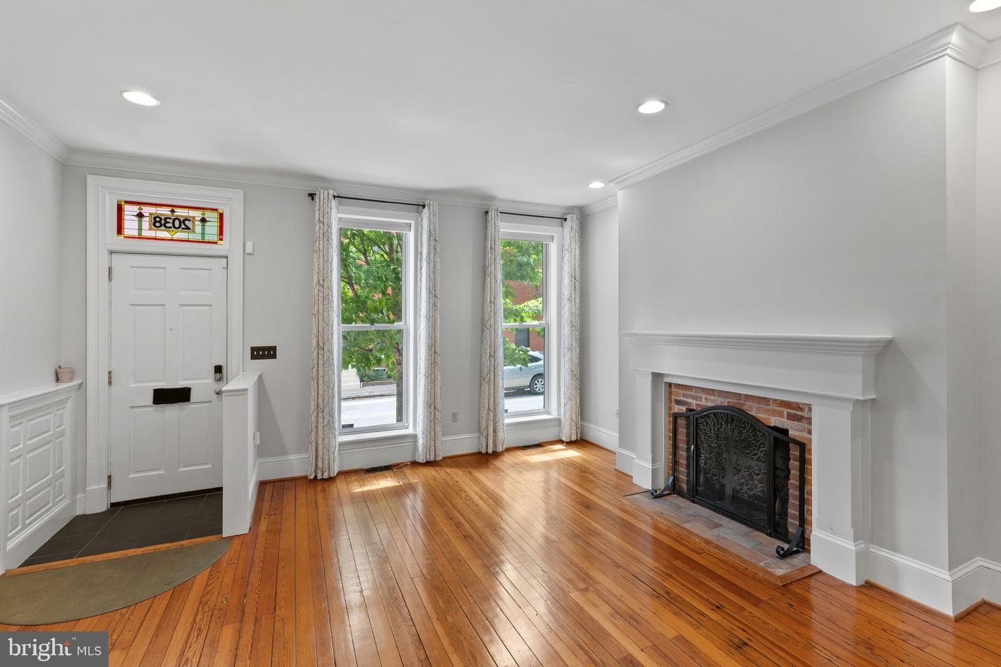 2038 E Pratt Street photo 4