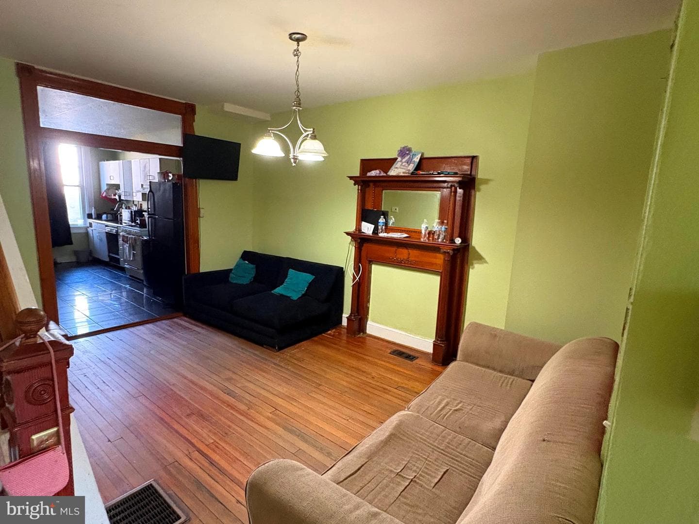 420 Luzerne Avenue N photo 5
