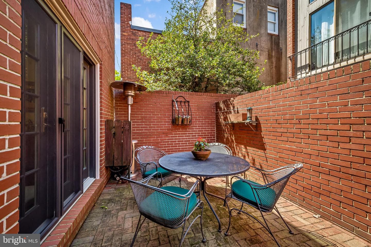121 W Lee Street photo 12