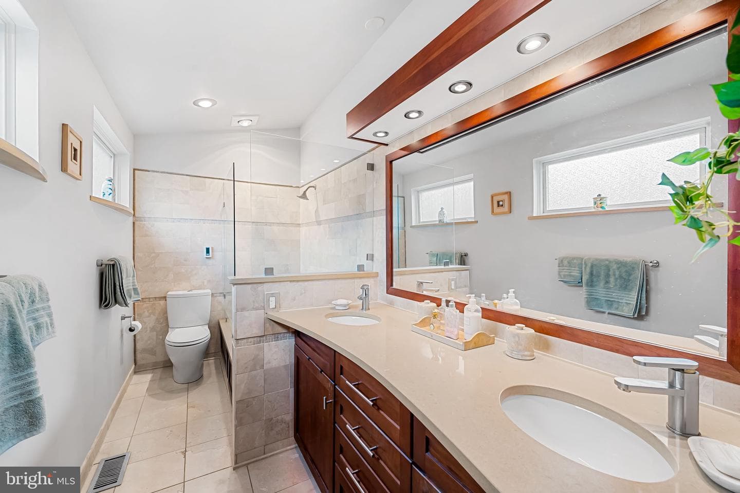 121 W Lee Street photo 33