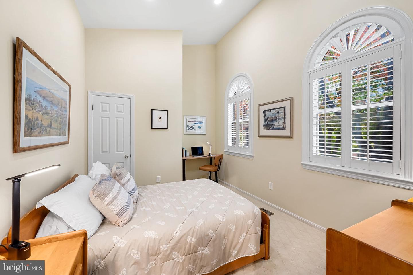 121 W Lee Street photo 34