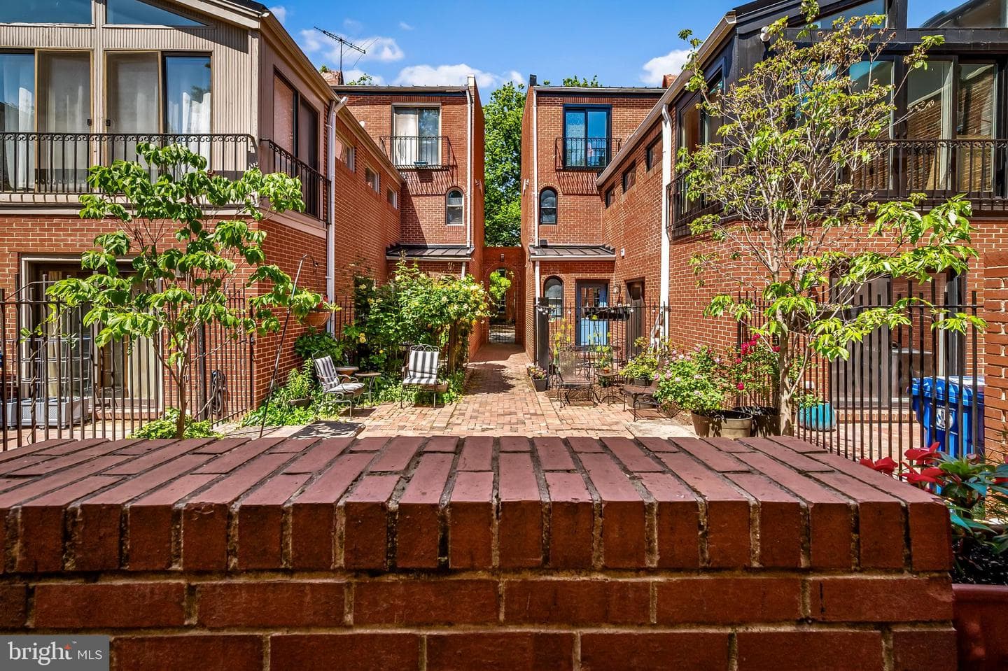 121 W Lee Street photo 48