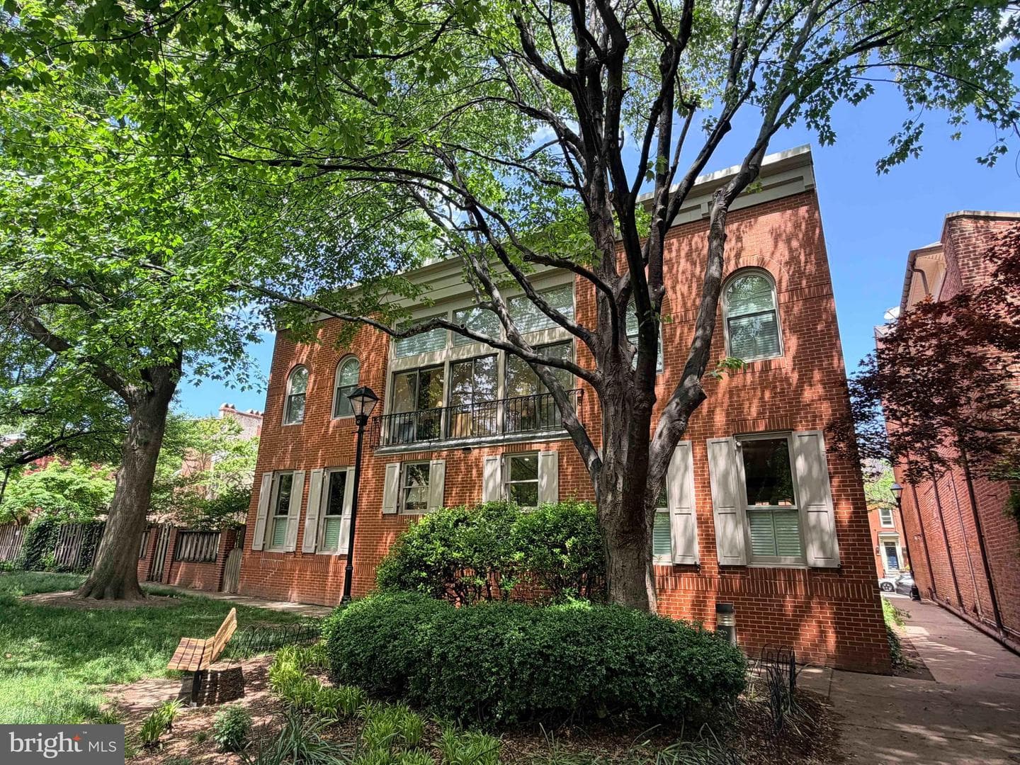121 W Lee Street photo 51
