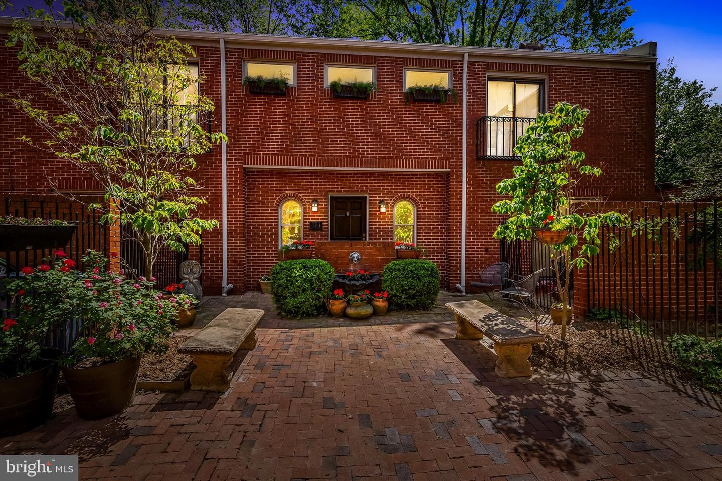121 W Lee Street photo 54
