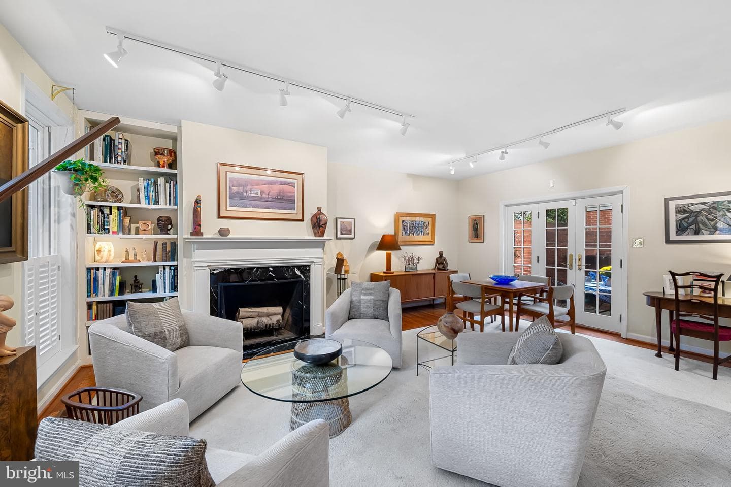 121 W Lee Street photo 8