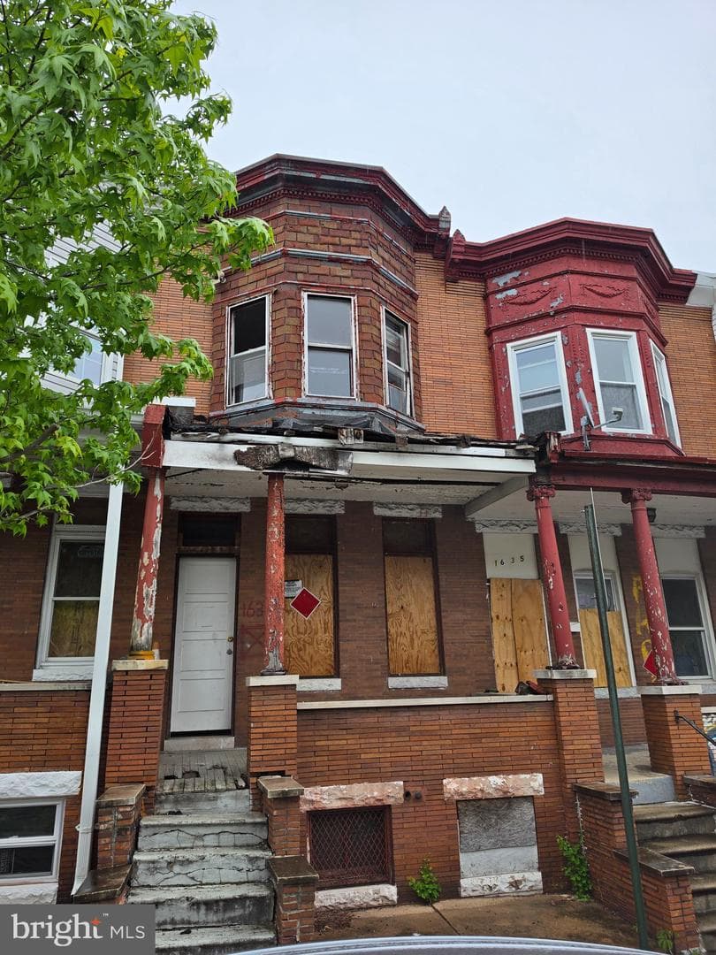 1637 Appleton St