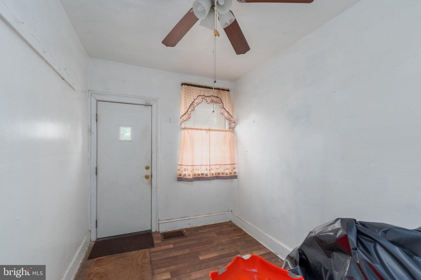 1737 Homestead Street photo 11