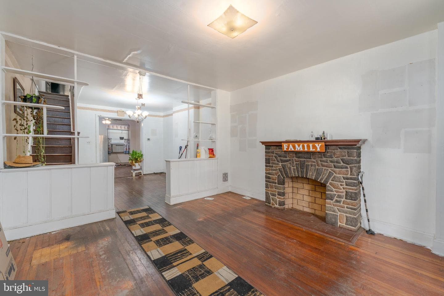 1737 Homestead Street photo 5