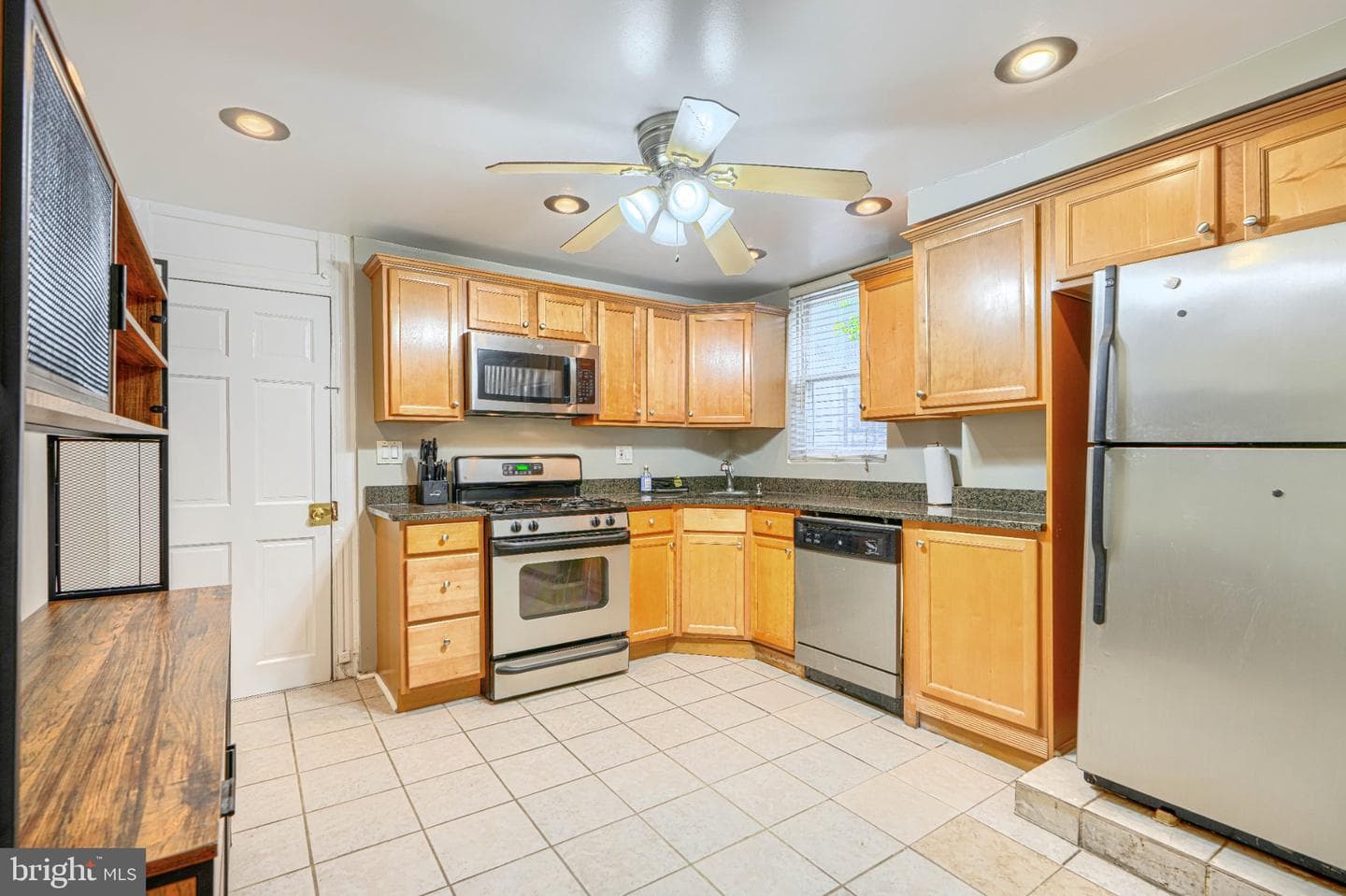 306 Penn Street photo 9