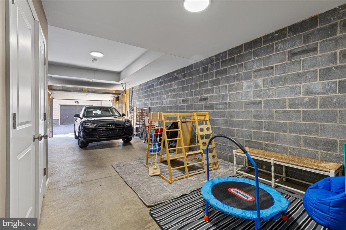 914 S Fagley Street photo 35