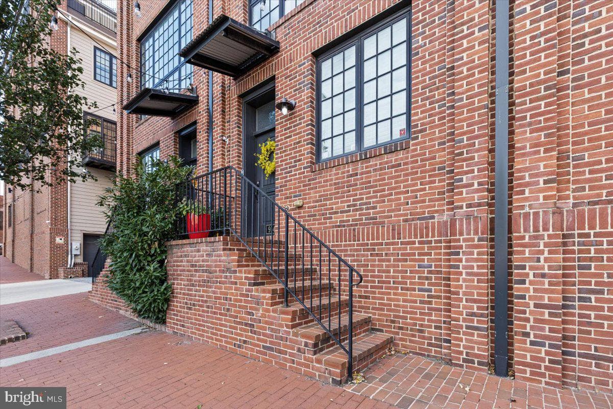 914 S Fagley Street photo 4
