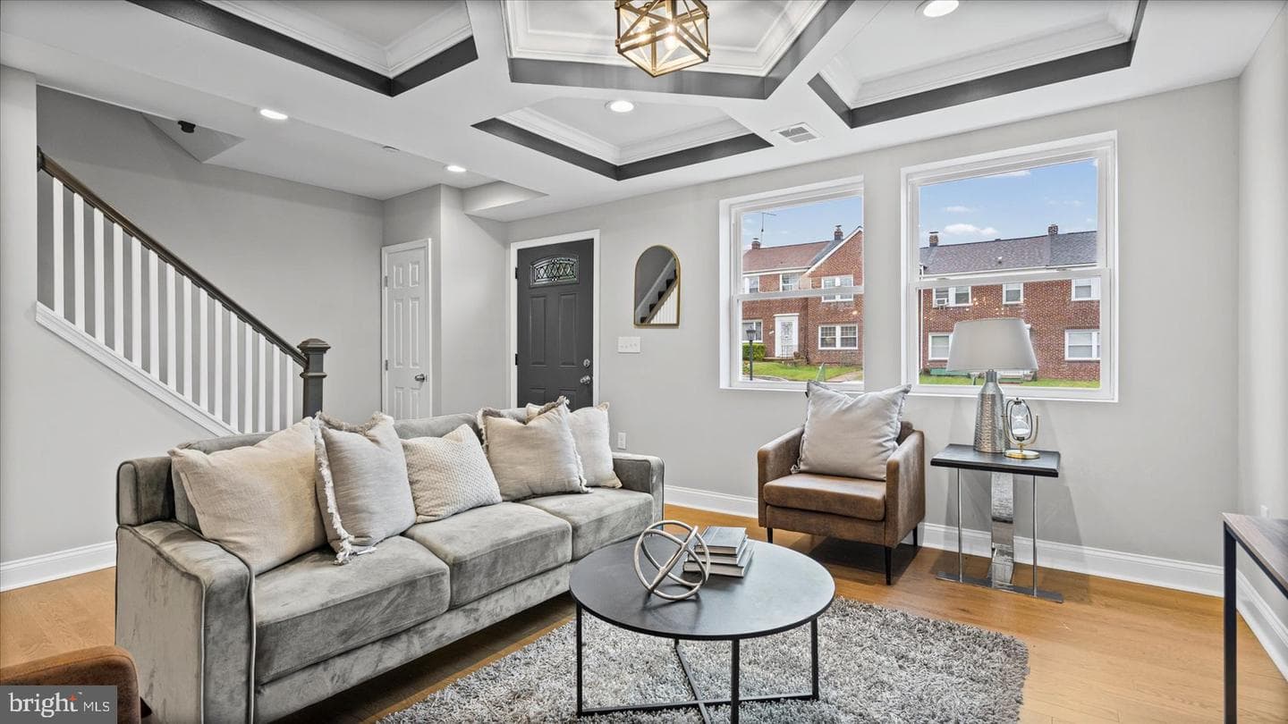 1633 Ralworth Road photo 3