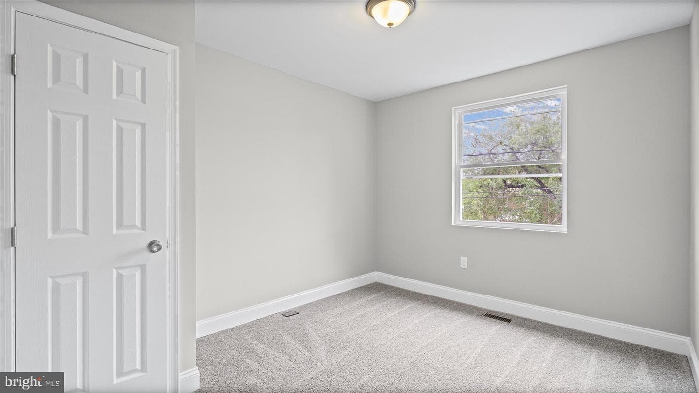 1633 Ralworth Road photo 31