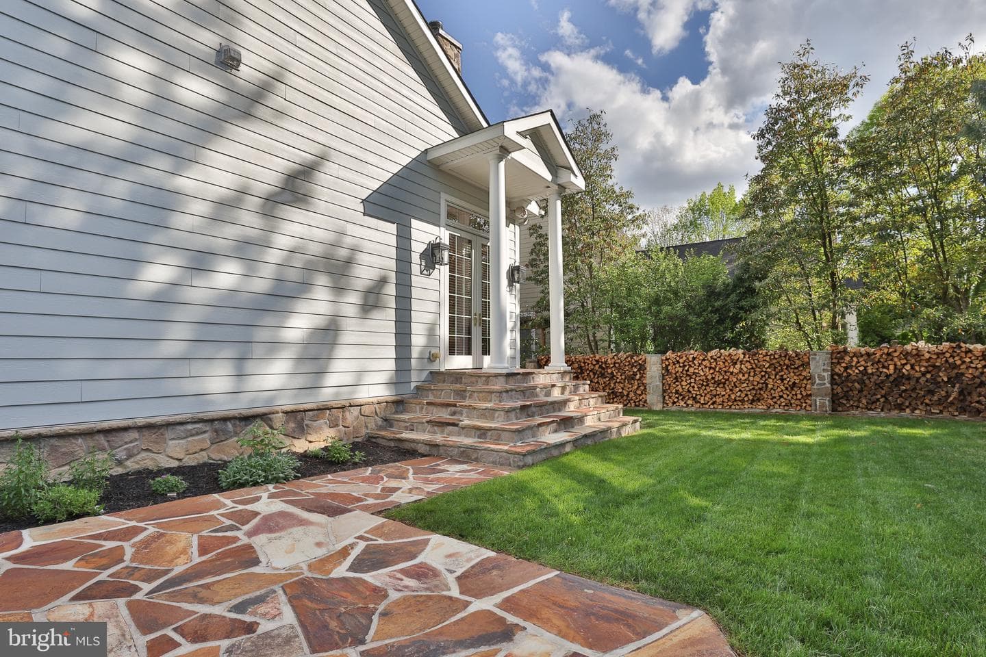 1114 Washingtonville Drive photo 4