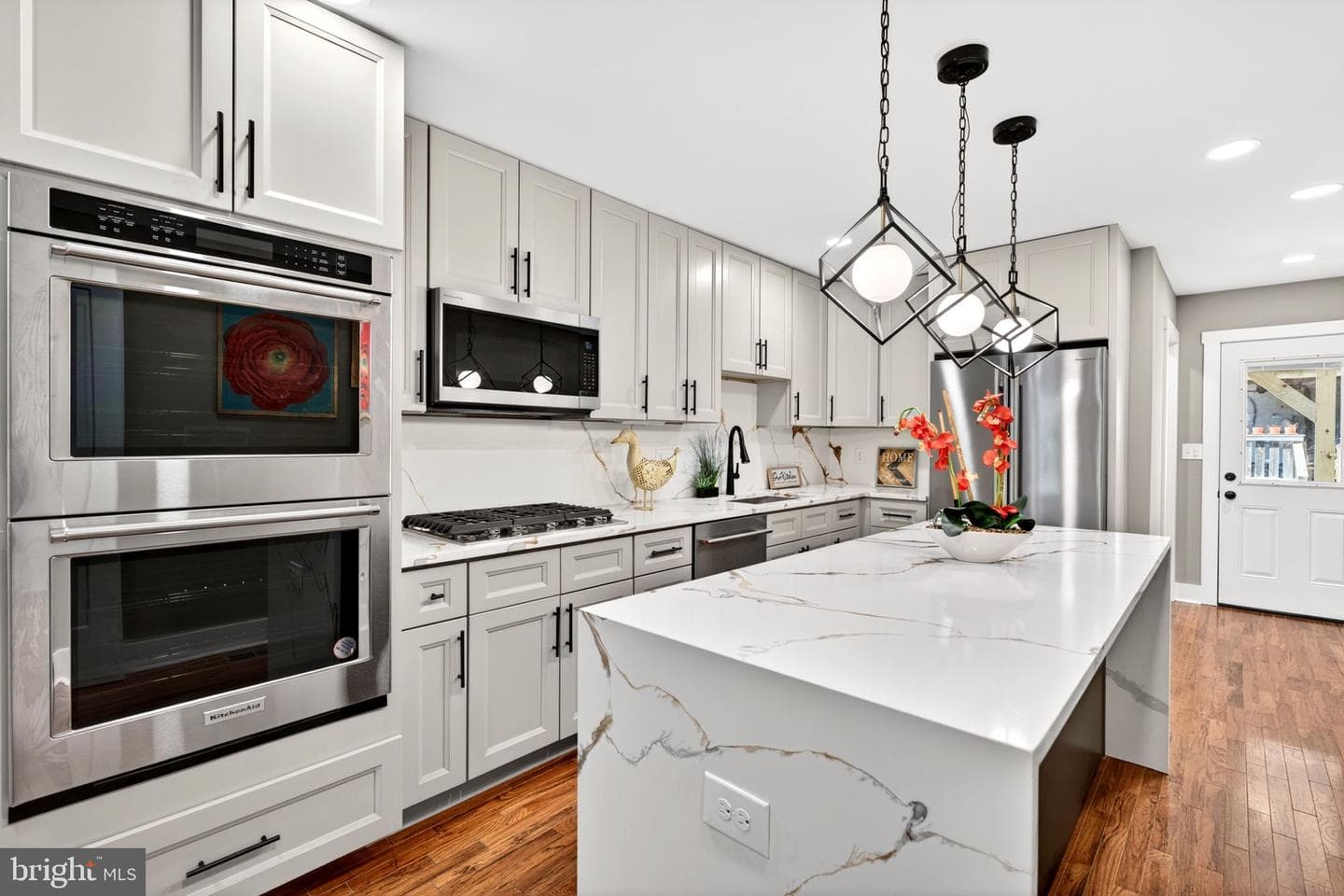 1342 Andre Street photo 12