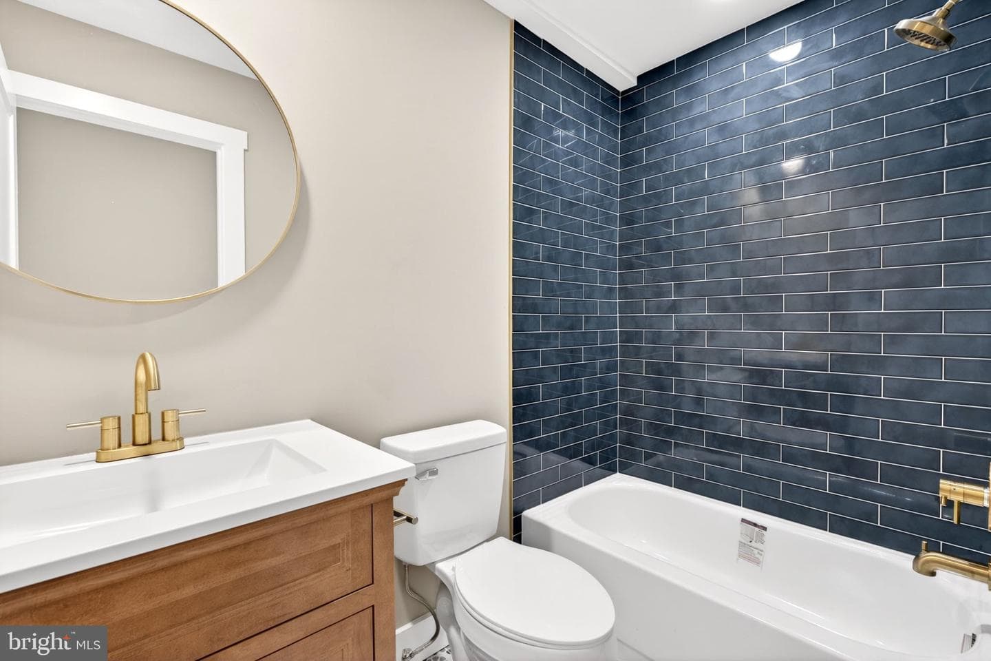 1342 Andre Street photo 36