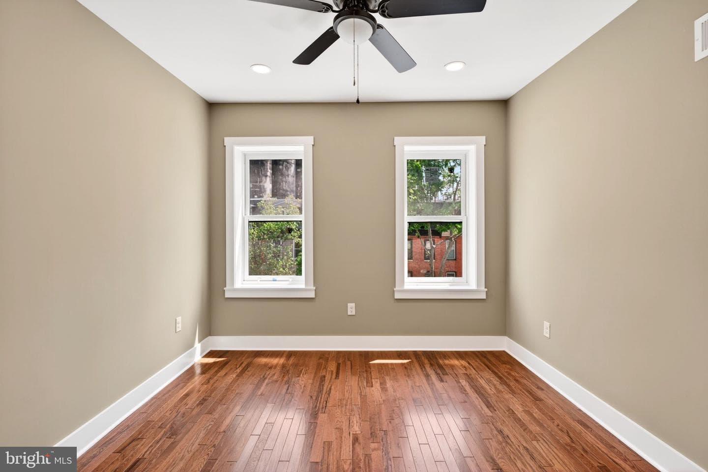 1342 Andre Street photo 42