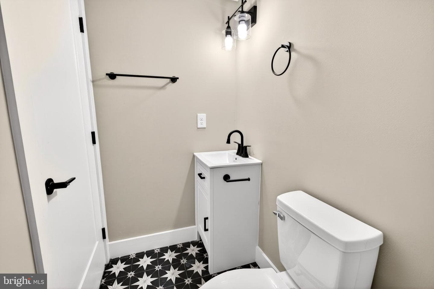 1342 Andre Street photo 52