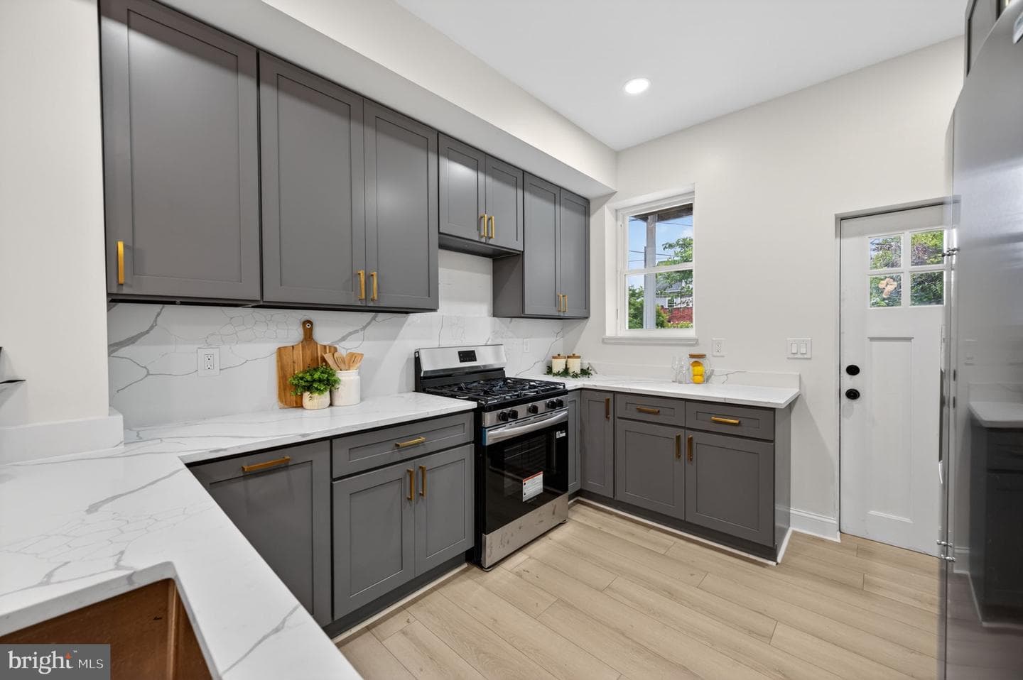 3909 Norfolk Avenue photo 21