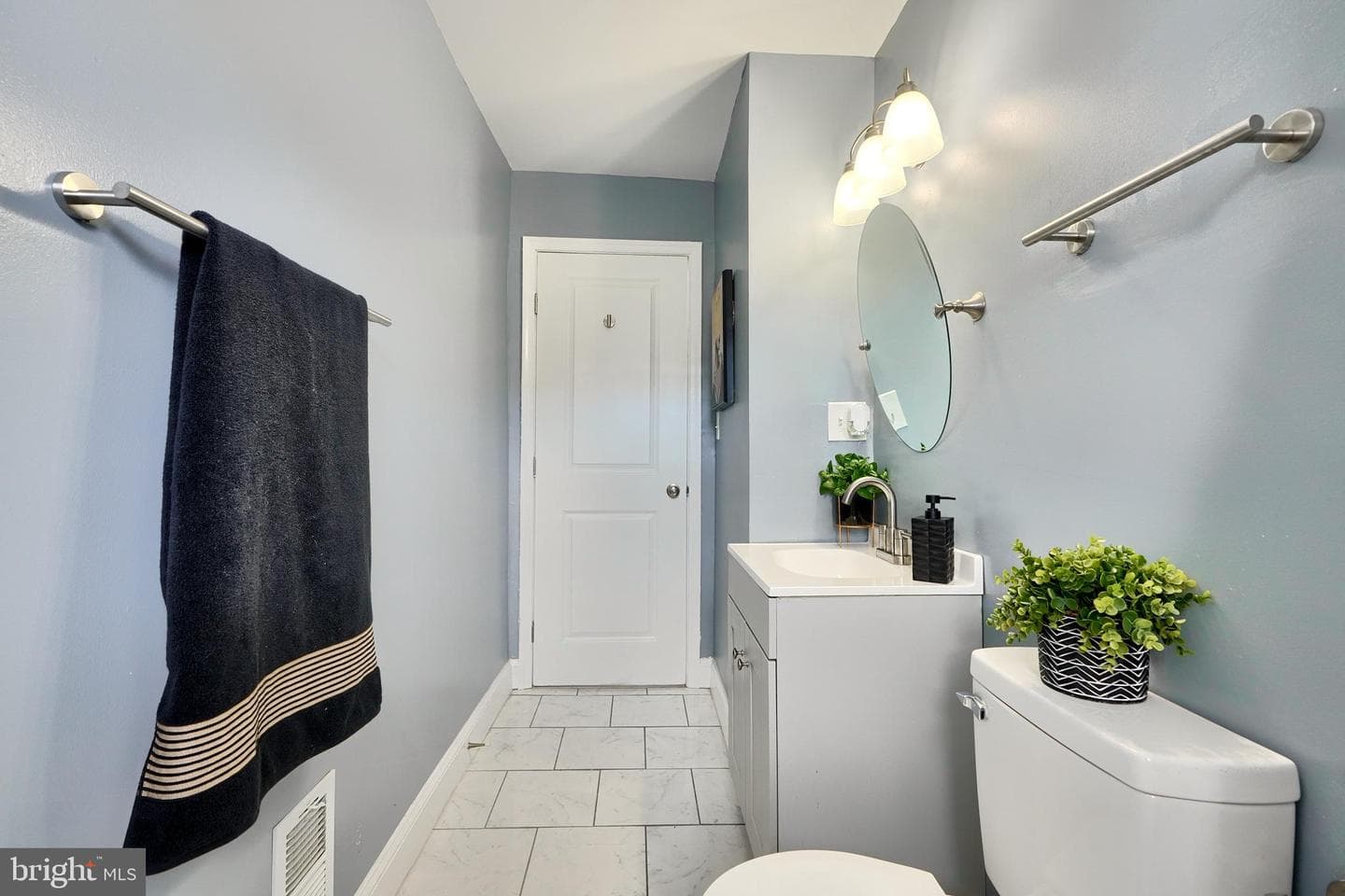 1819 Clifton Avenue photo 26