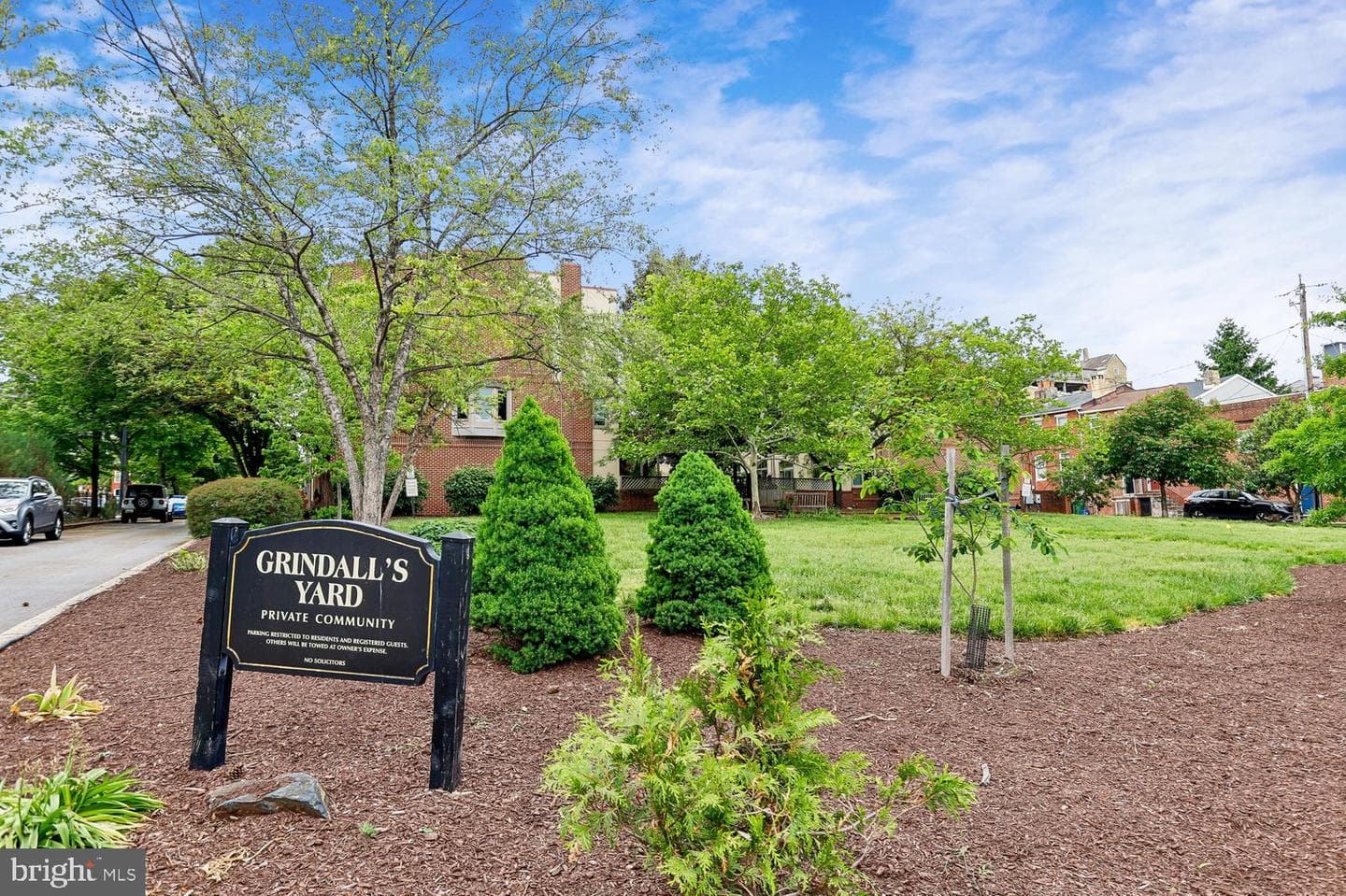 222 Grindall St photo 3