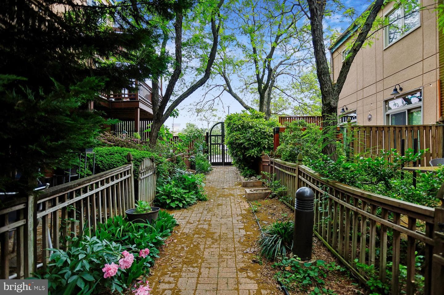 222 Grindall St photo 45