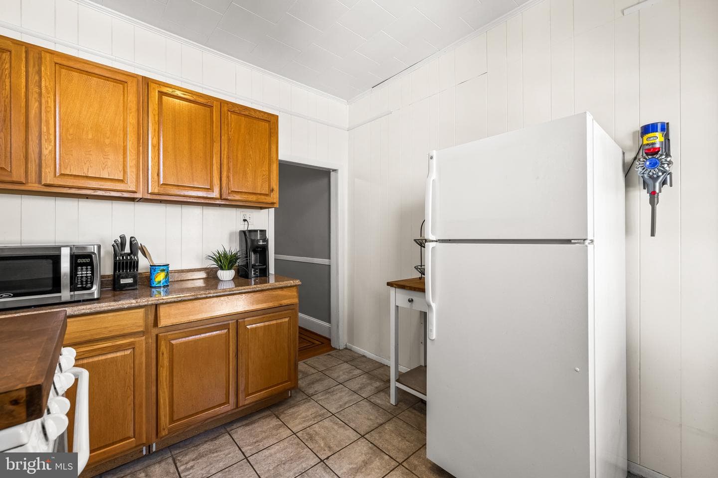 1238 W 37th Street photo 11