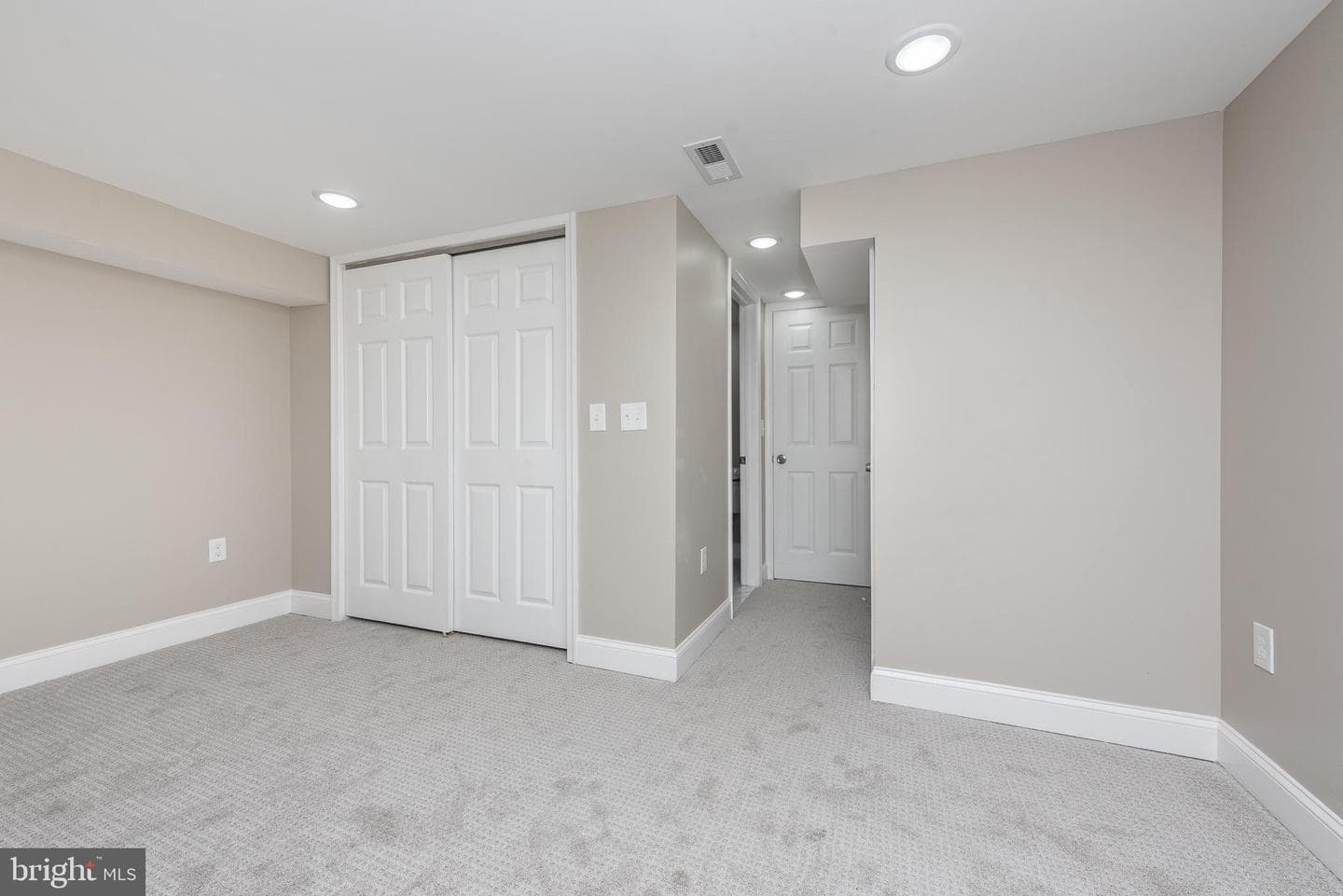 1016 W Fayette Street photo 27