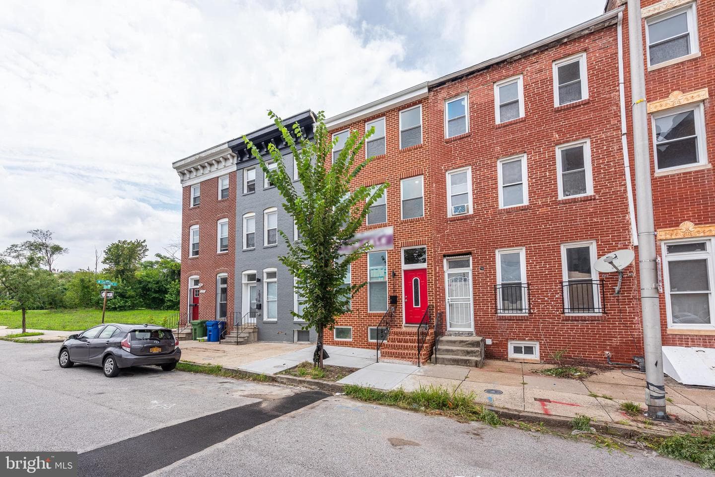 1016 W Fayette Street photo 32
