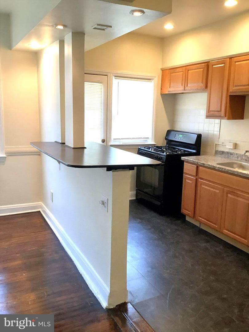2417 W Cold Spring Lane W photo 7