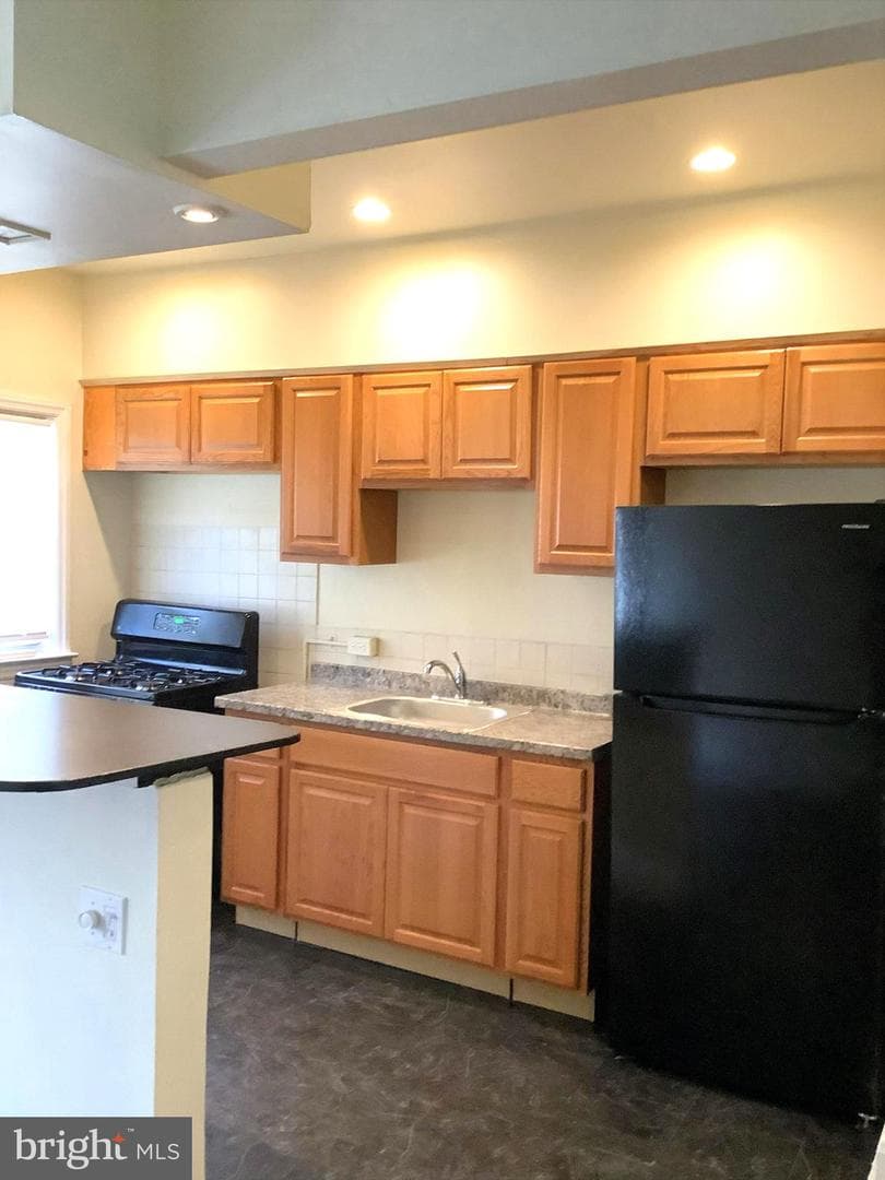 2417 W Cold Spring Lane W photo 9