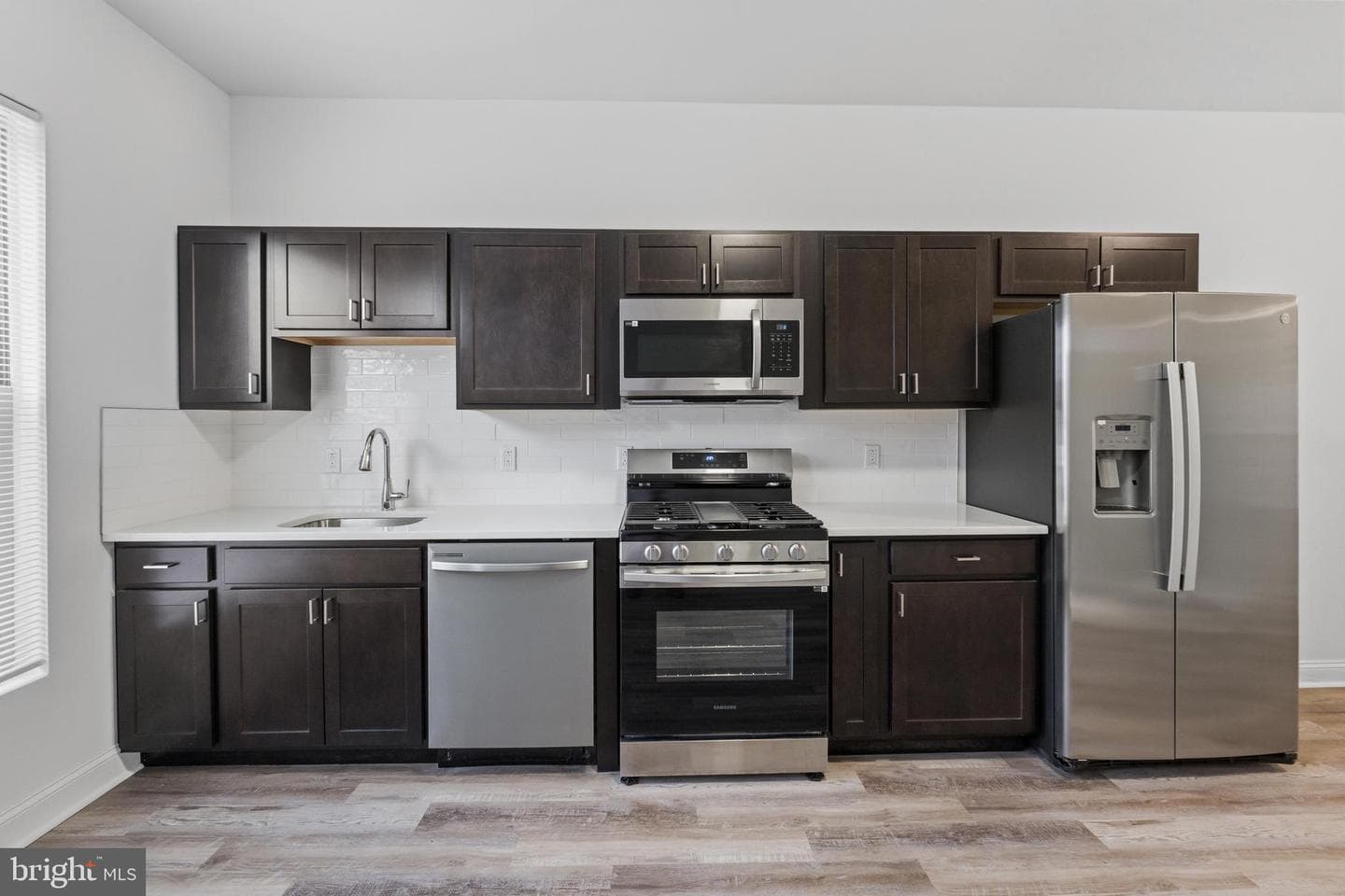2415 E Madison Street photo 10