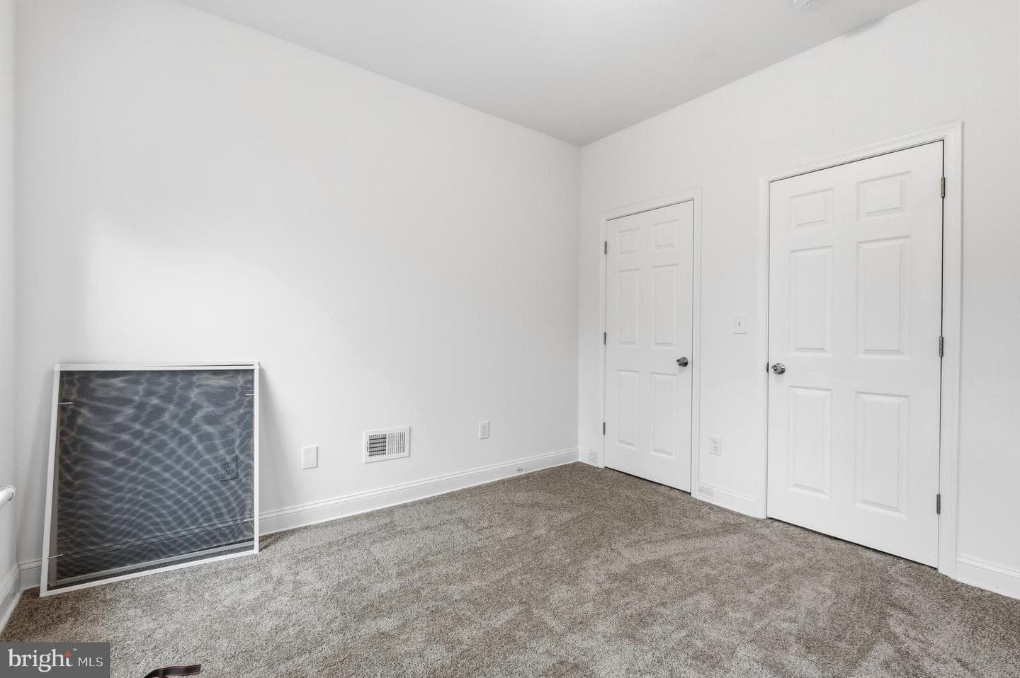 2415 E Madison Street photo 20