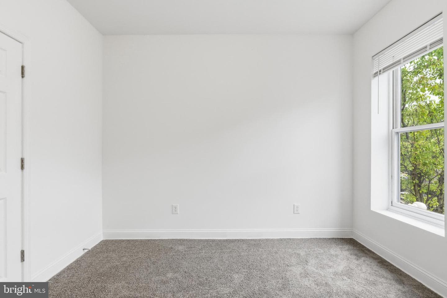 2415 E Madison Street photo 21