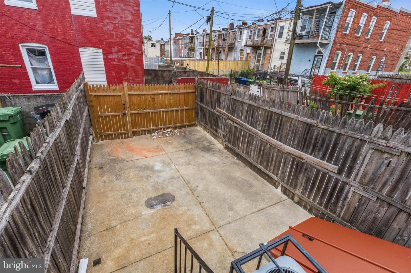 2415 E Madison Street photo 25