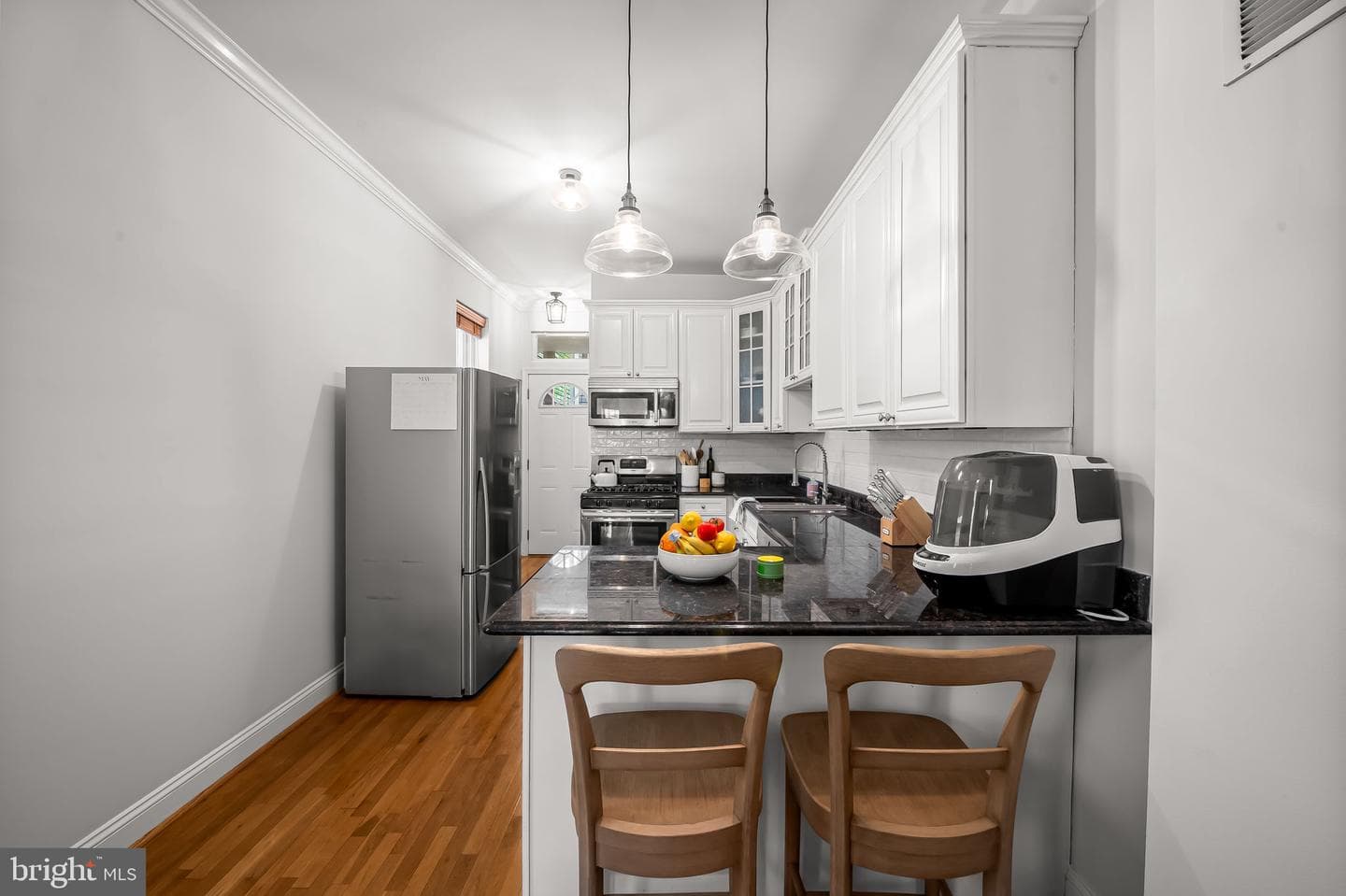 61 E Heath Street photo 10