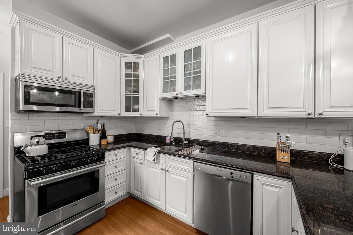 61 E Heath Street photo 13
