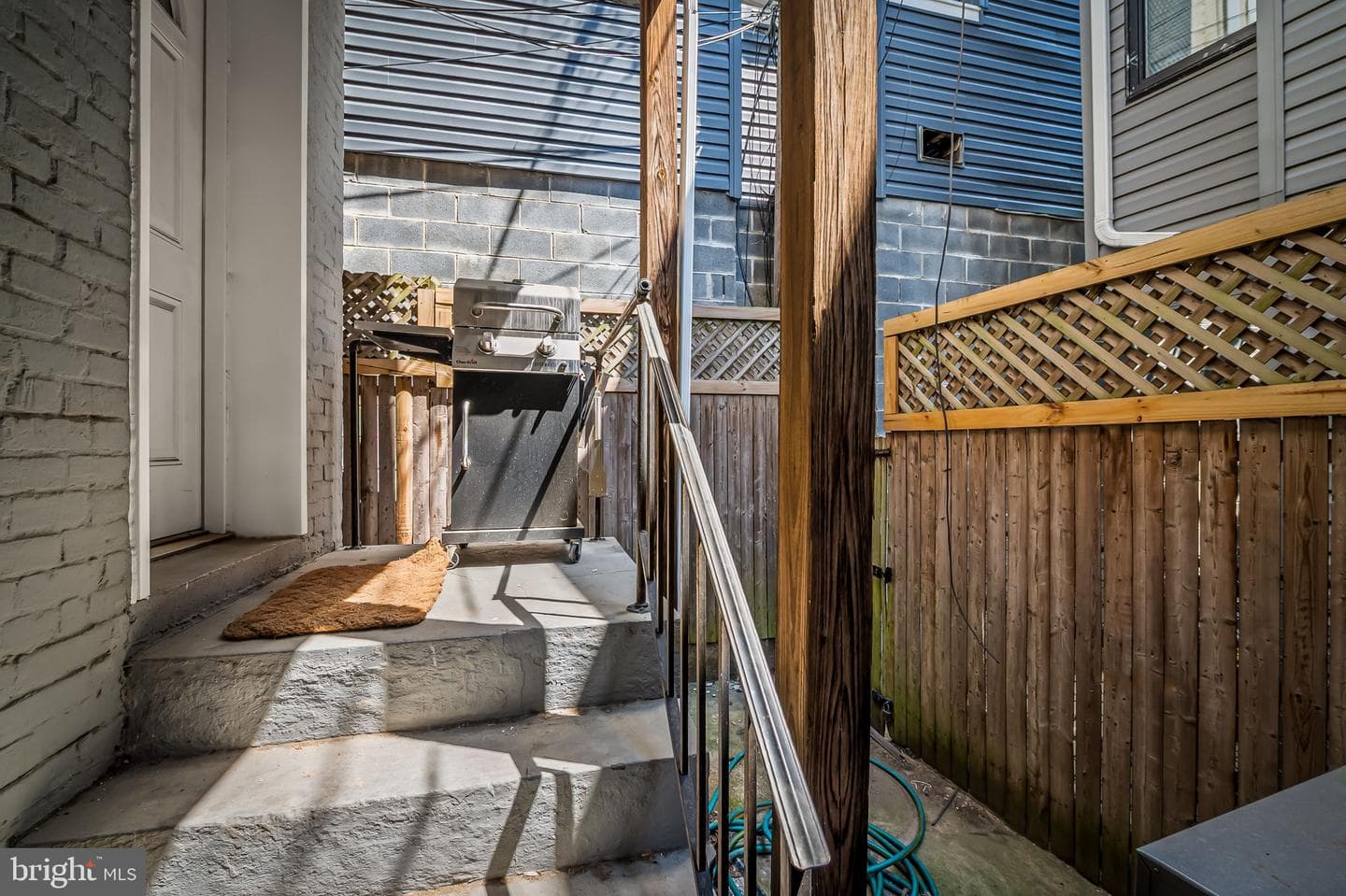 61 E Heath Street photo 30