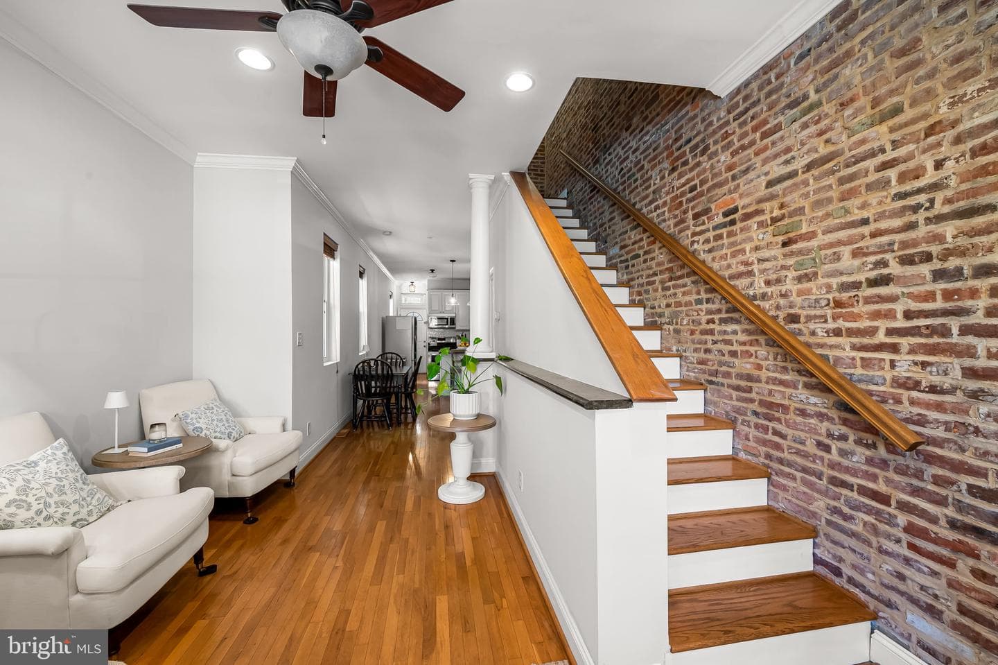 61 E Heath Street photo 5