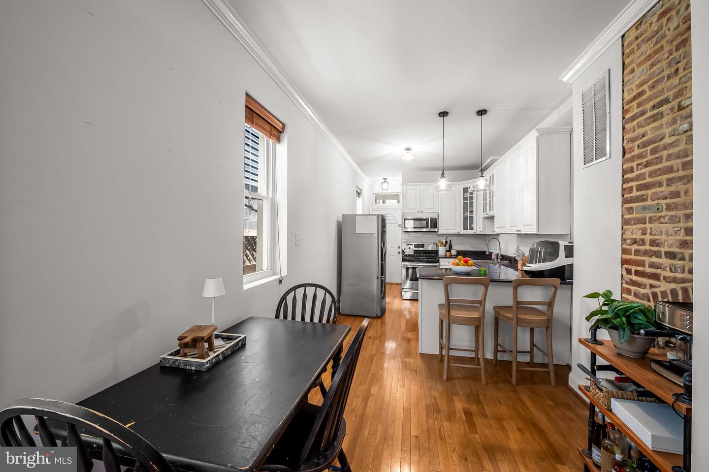 61 E Heath Street photo 9